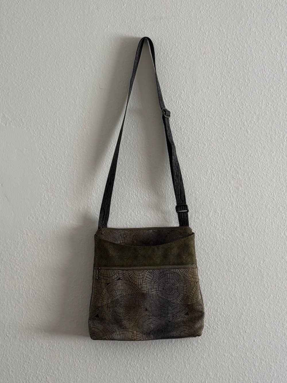 Maruca Geometric Spree Crossbody Bag - Picture 1 of 11